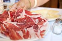 Variedad de raciones y platos