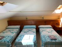 203 habitacion triple abuhardillada 2 planta 5